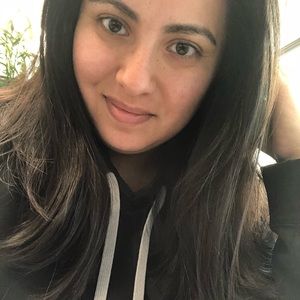 Meet your Posher, Estefania